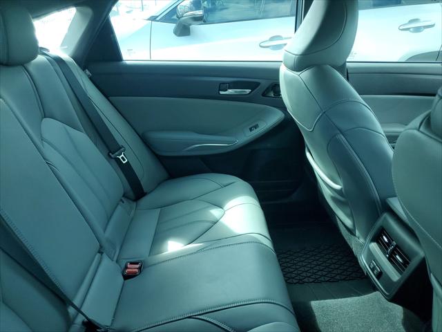 2022 Toyota Avalon XLE Hybrid