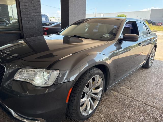 2019 Chrysler 300 Touring L