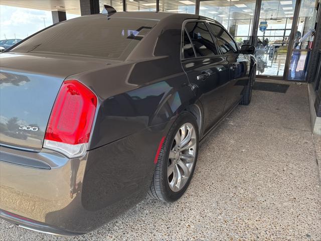 2019 Chrysler 300 Touring L