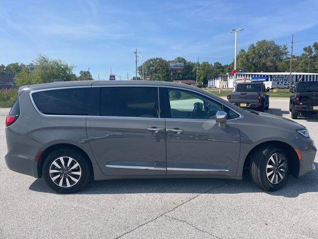 2022 Chrysler Pacifica Hybrid Limited