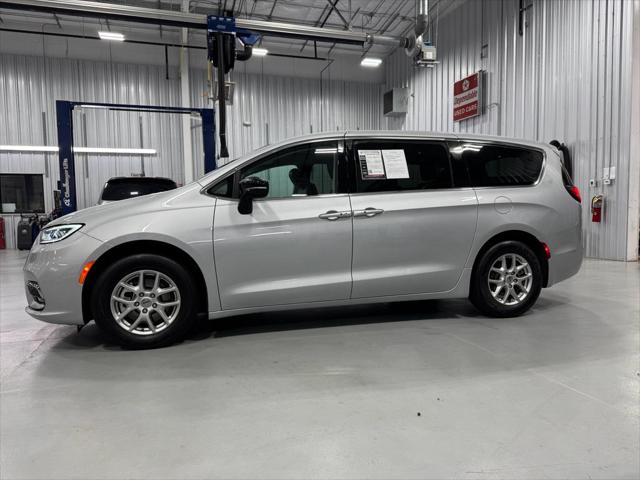 2024 Chrysler Pacifica Touring L 2024 Chrysler Pacifica Touring L