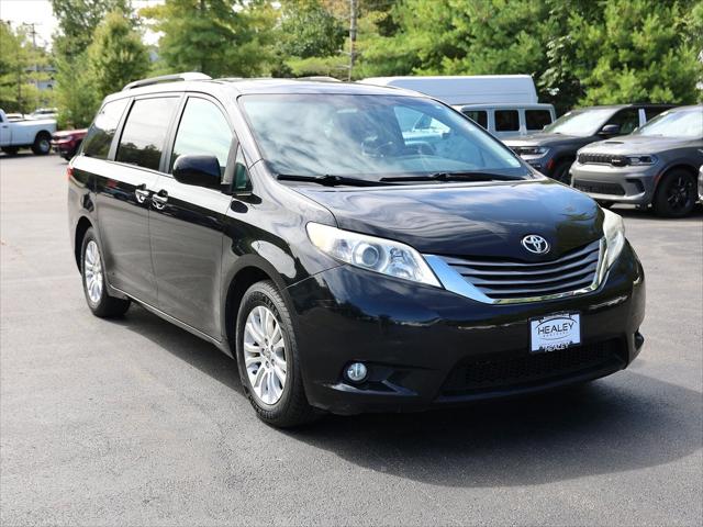 2016 Toyota Sienna XLE 8 Passenger