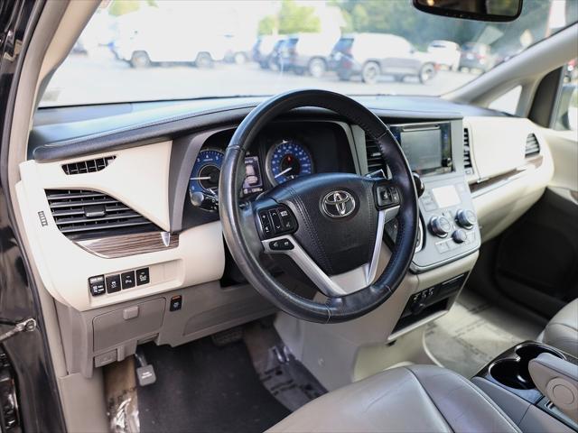 2016 Toyota Sienna XLE 8 Passenger
