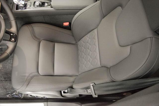 2026 Volvo XC90 Plus, B6 AWD Gas mild hybrid, Gasoline, Bright, 7 Seats