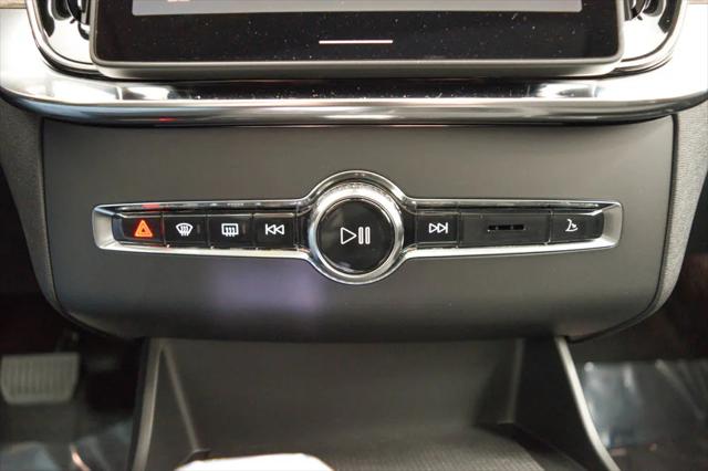 2026 Volvo XC90 Plus, B6 AWD Gas mild hybrid, Gasoline, Bright, 7 Seats