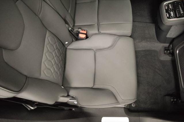 2026 Volvo XC90 Plus, B6 AWD Gas mild hybrid, Gasoline, Bright, 7 Seats