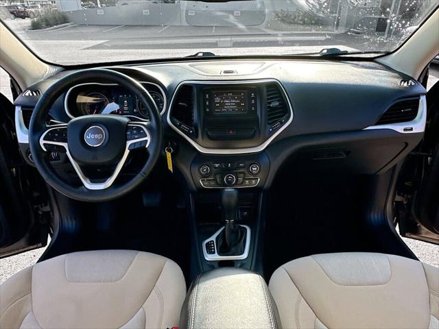 2016 Jeep Cherokee Sport