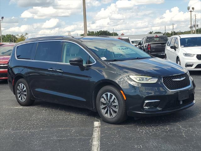 2021 Chrysler Pacifica Hybrid Touring L 2021 Chrysler Pacifica Hybrid Touring L