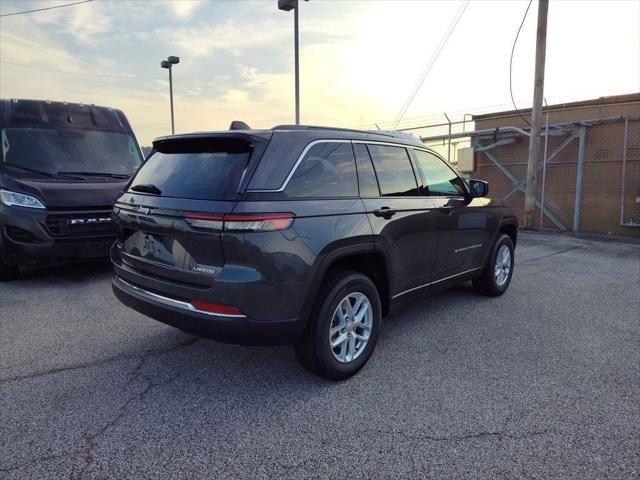 2025 Jeep Grand Cherokee GRAND CHEROKEE LAREDO X 4X4