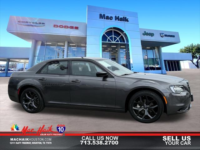 2023 Chrysler 300 Touring