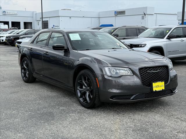 2023 Chrysler 300 Touring