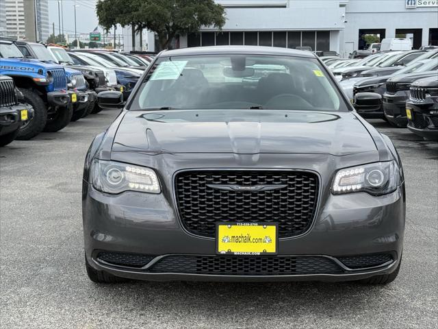 2023 Chrysler 300 Touring