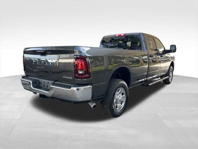 2025 RAM 3500 Tradesman Crew Cab 4x4 8 Box