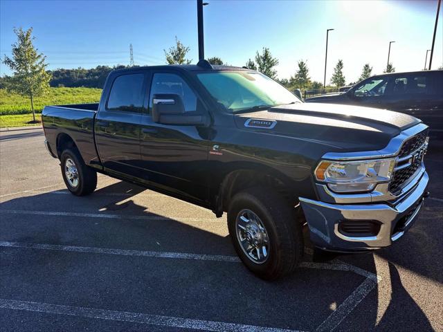 2023 RAM 3500 Tradesman Crew Cab 4x4 64 Box