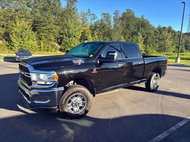 2023 RAM 3500 Tradesman Crew Cab 4x4 64 Box