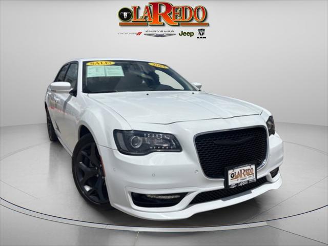 2023 Chrysler 300 Touring L