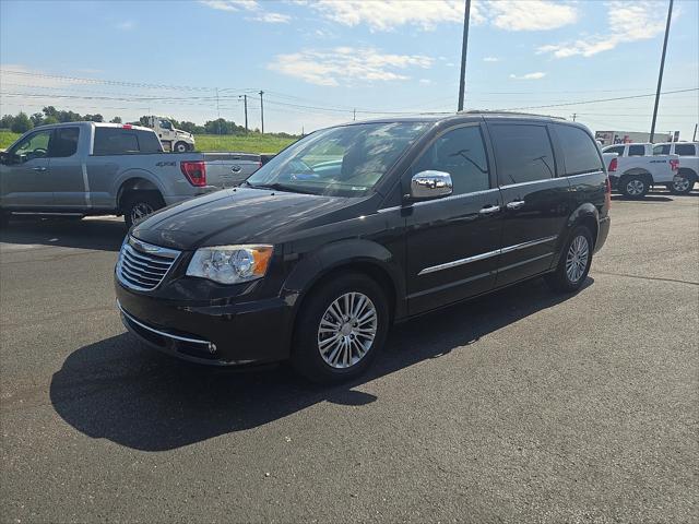 2014 Chrysler Town and Country Touring-L