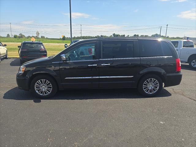 2014 Chrysler Town and Country Touring-L