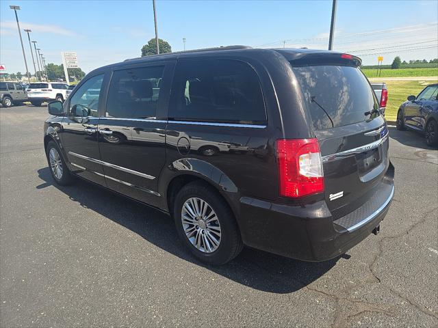 2014 Chrysler Town and Country Touring-L