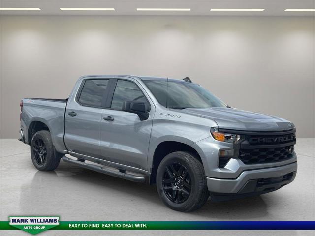 2023 Chevrolet Silverado 1500 4WD Crew Cab Short Bed Custom 2023 Chevrolet Silverado 1500 4WD Crew Cab Short Bed Custom