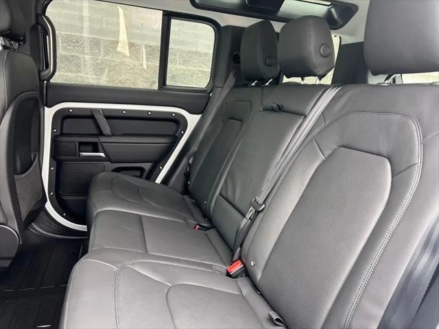 2025 Land Rover Defender 110 P300