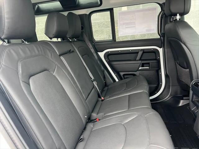 2025 Land Rover Defender 110 P300
