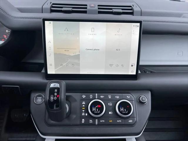 2025 Land Rover Defender 110 P300