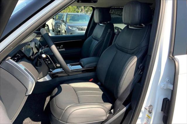 2025 Land Rover Range Rover P530 SE 7 Seat