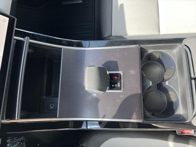 2026 Land Rover Range Rover Velar P250 Dynamic SE