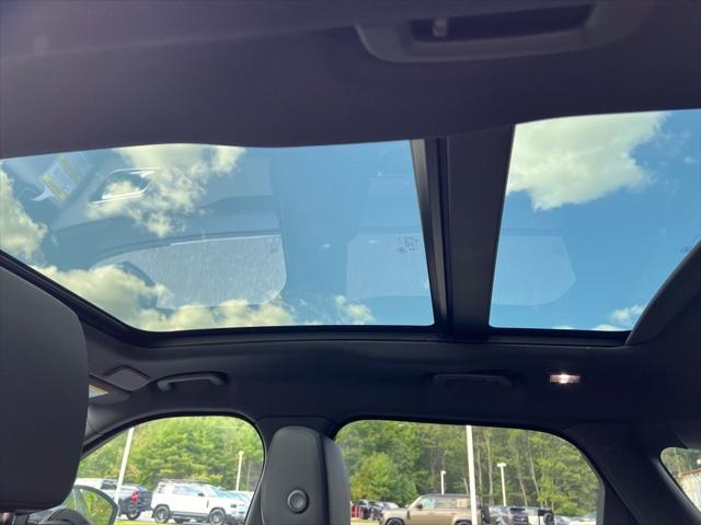 2026 Land Rover Range Rover Velar P250 Dynamic SE