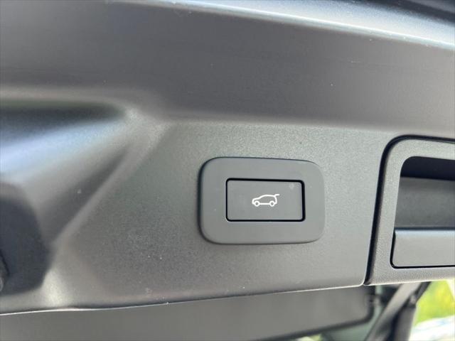2026 Land Rover Range Rover Velar P250 Dynamic SE