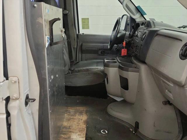 2014 Ford E-350 Super Duty Commercial