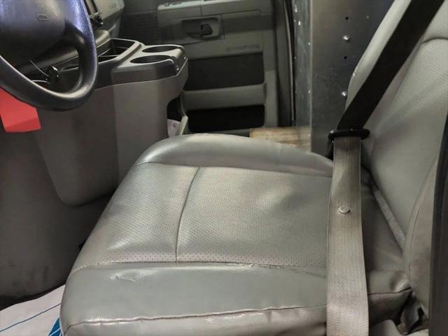 2014 Ford E-350 Super Duty Commercial