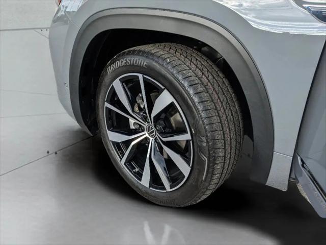 2026 Volkswagen Atlas Cross Sport SEL Premium R-Line