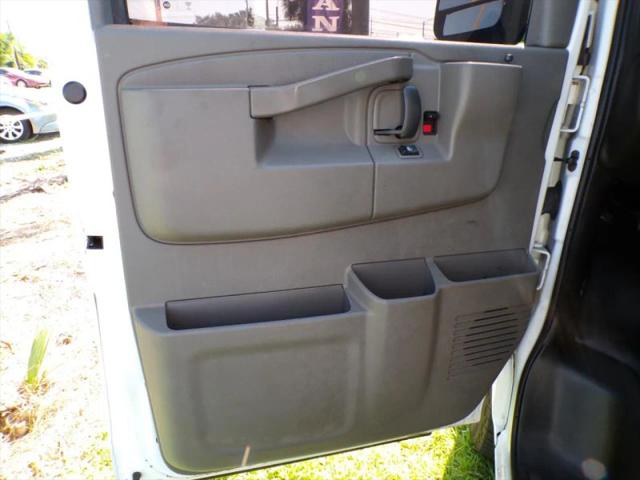 2022 Chevrolet Express Cargo Van RWD 2500 Regular Wheelbase WT