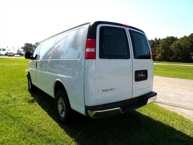 2022 Chevrolet Express Cargo Van RWD 2500 Regular Wheelbase WT