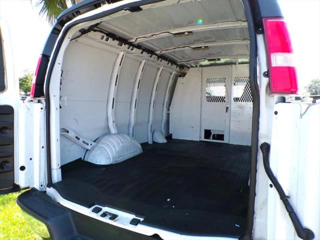 2022 Chevrolet Express Cargo Van RWD 2500 Regular Wheelbase WT