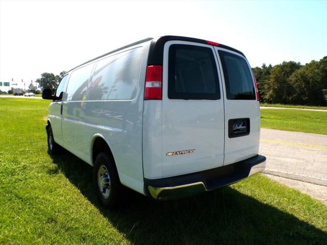 2022 Chevrolet Express Cargo Van RWD 2500 Regular Wheelbase WT