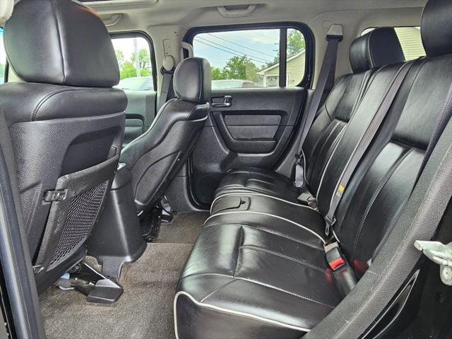 2006 HUMMER H3 Base