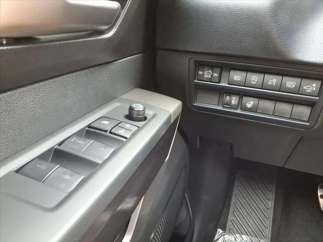 2026 Toyota Tundra SR5 CrewMax 5.5' Bed