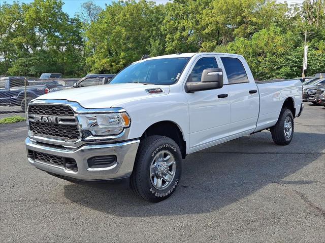 2023 RAM 2500 Tradesman Crew Cab 4x4 8 Box