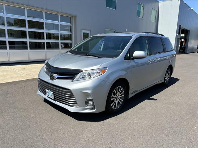 2020 Toyota Sienna XLE 2020 Toyota Sienna XLE