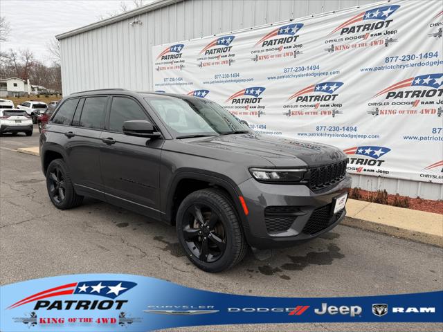 2023 Jeep Grand Cherokee Altitude 4x4 2023 Jeep Grand Cherokee Altitude 4x4