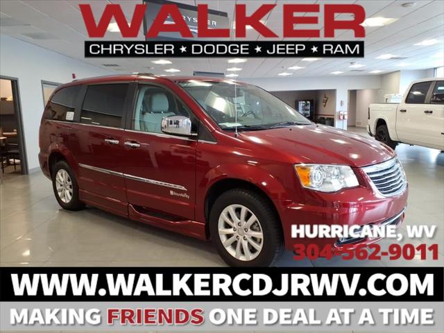2016 Chrysler Town and Country Limited Platinum