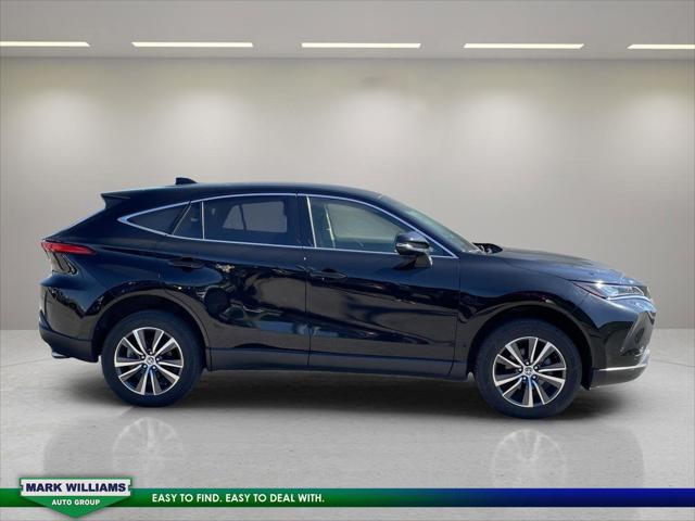 2022 Toyota Venza LE