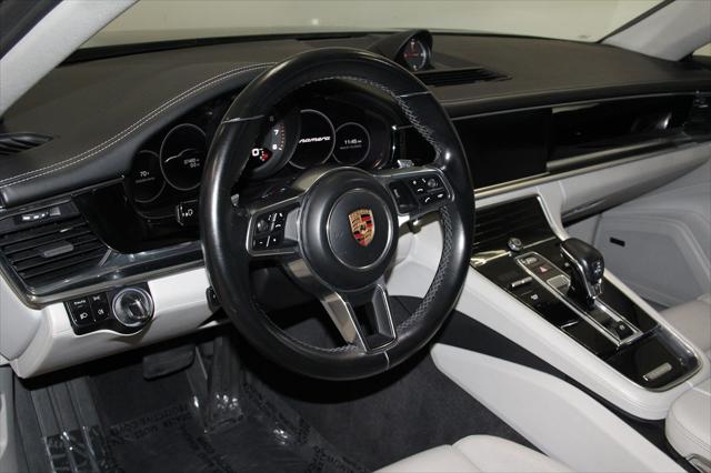 2018 Porsche Panamera 4