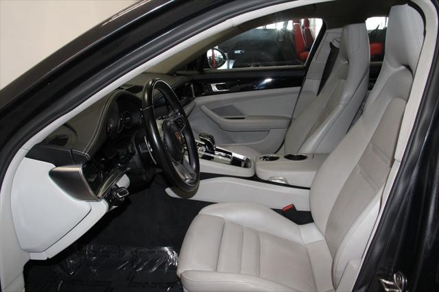 2018 Porsche Panamera 4