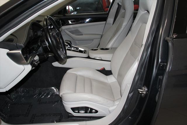 2018 Porsche Panamera 4