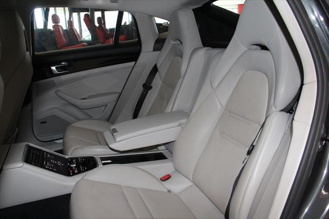 2018 Porsche Panamera 4