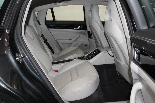 2018 Porsche Panamera 4